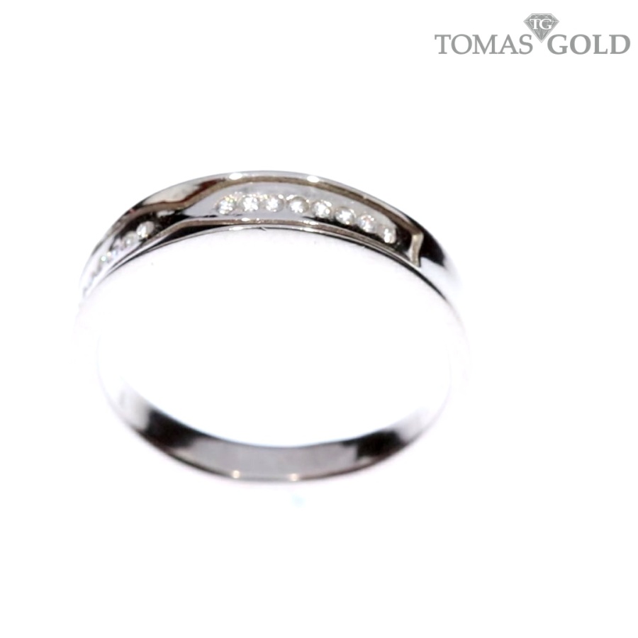 Silver ring with zircon