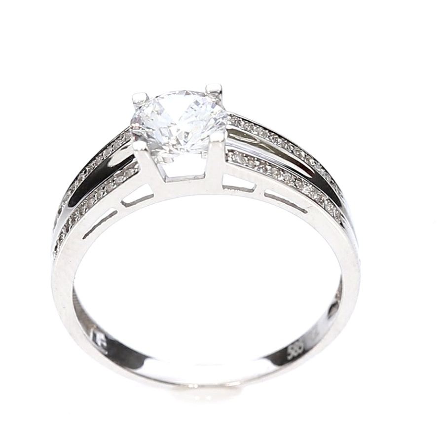 Золотое кольцо с цирконом