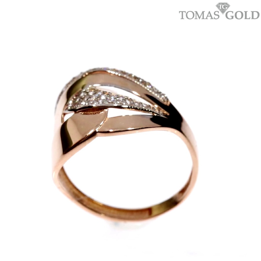 Golden ring with zircon