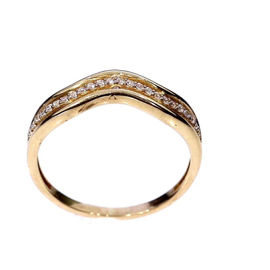 Kuldnesõrmus tsirkoonidega