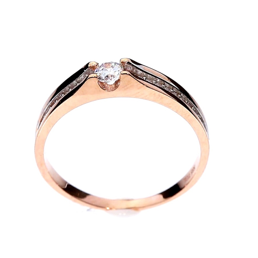 Golden ring with zircon