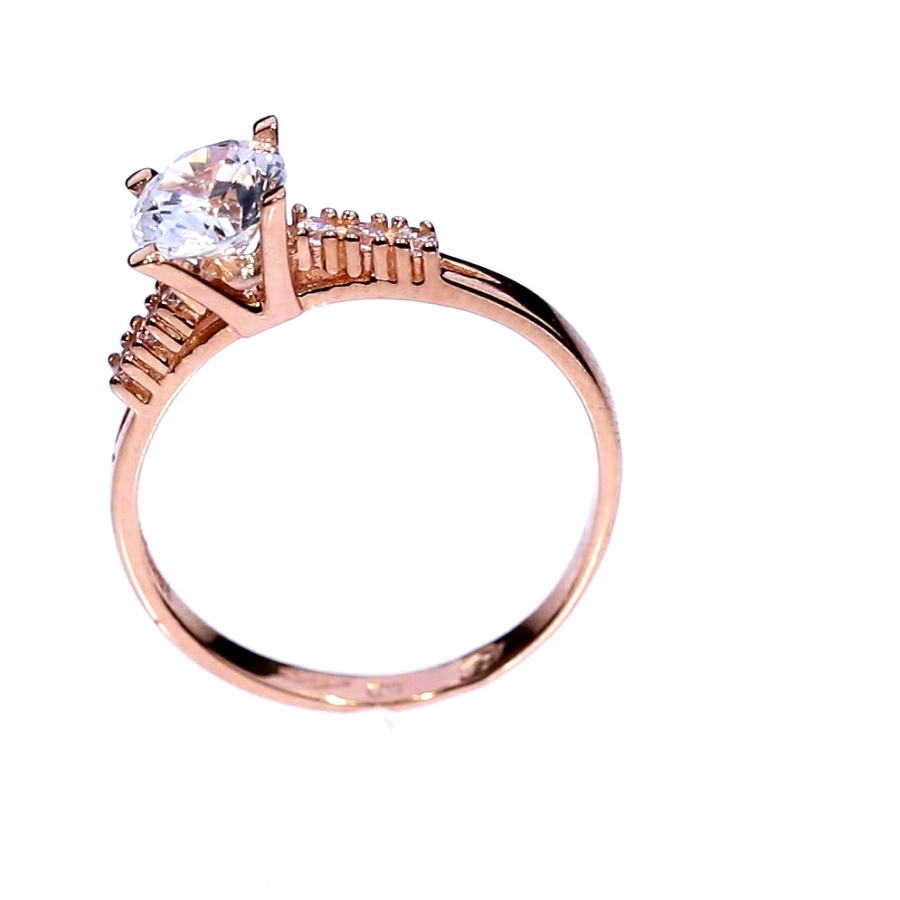 Gold ring with zircon