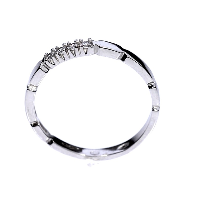 Kuldsõrmus tsirkoonidega