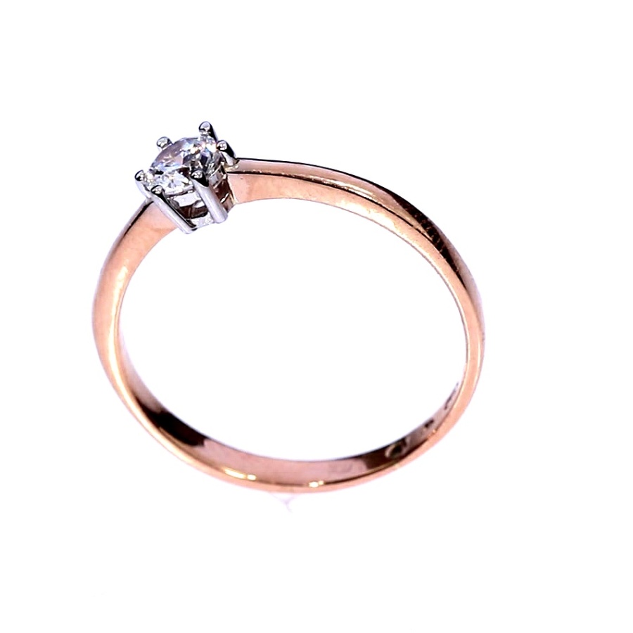 Kuldnesõrmus tsirkoonidega