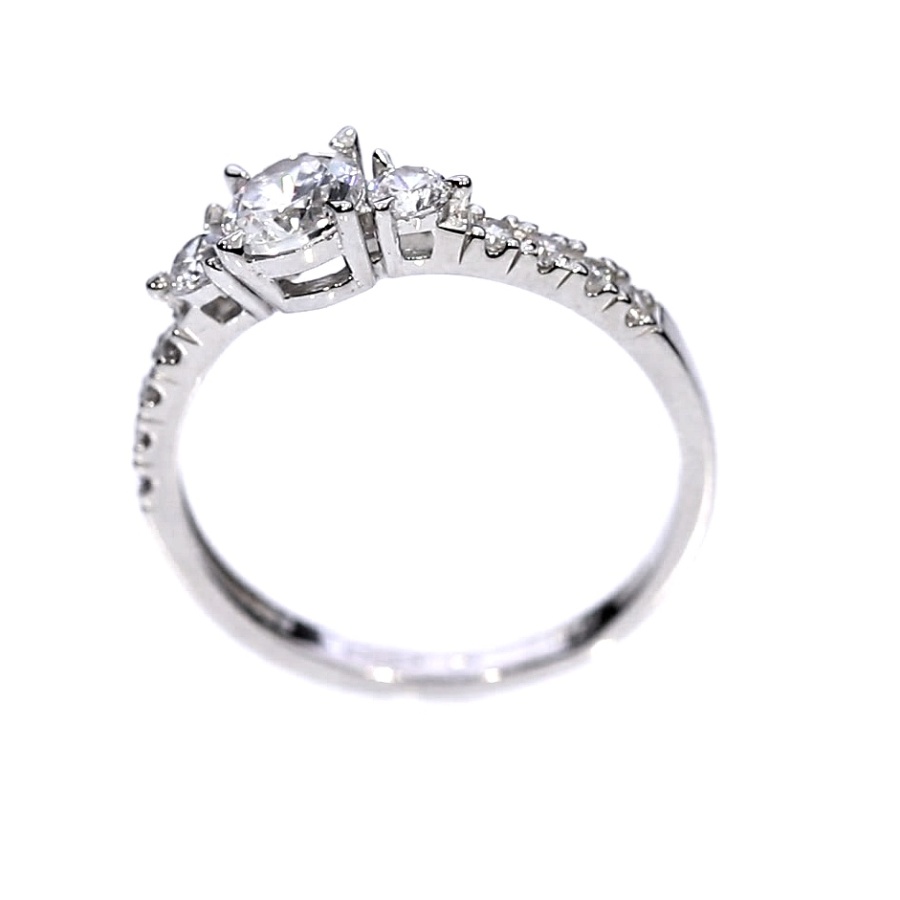 Золотое кольцо с цирконом