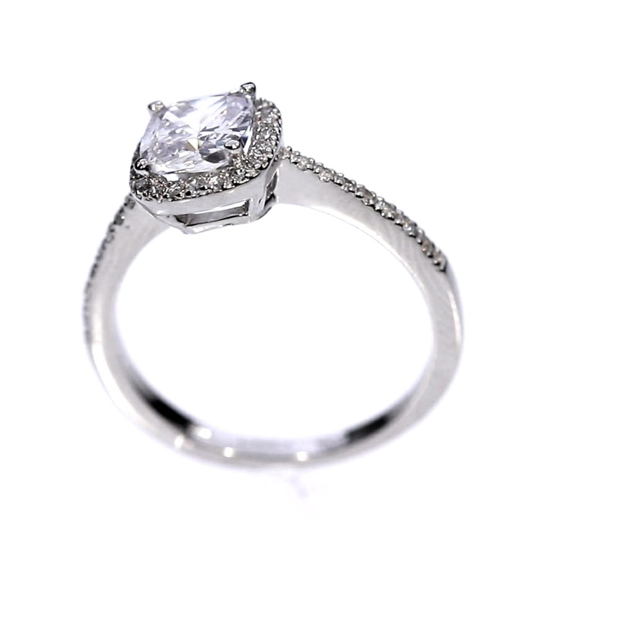 Golden ring with zircon