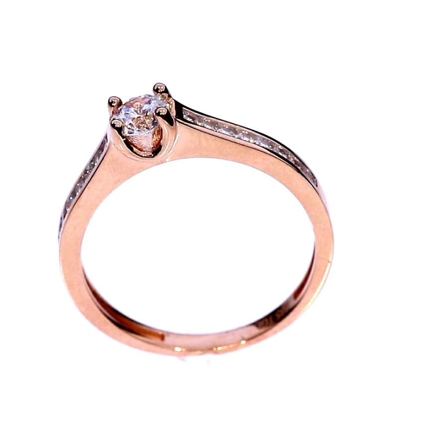 Золотое кольцо с цирконом