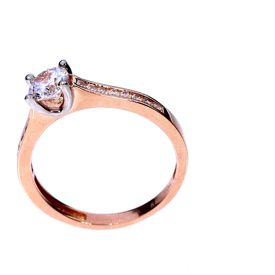 Золотое кольцо с цирконом