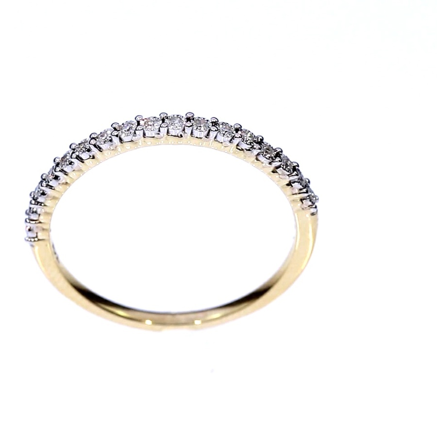 Золотое кольцо с драгоценными камнями