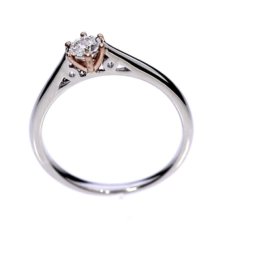 Auksinis žiedas su brangakmeniais