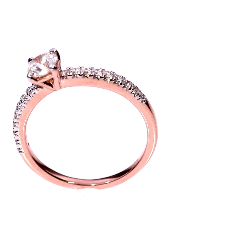 Gold ring with diamonds