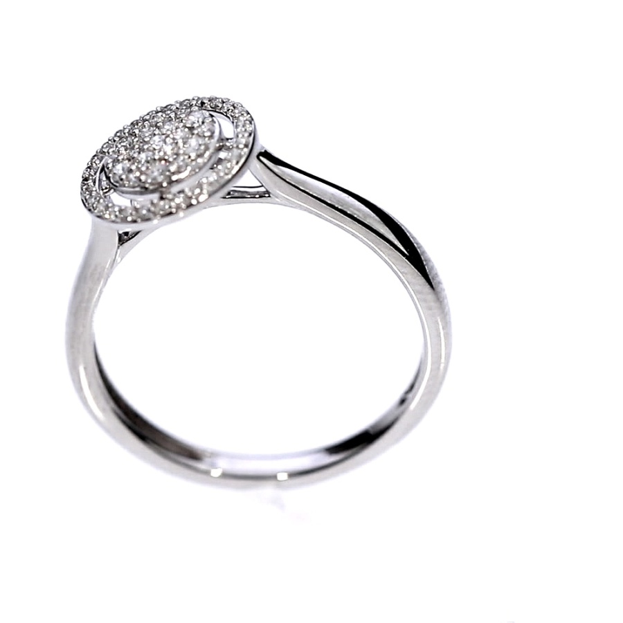 Gold ring with diamonds